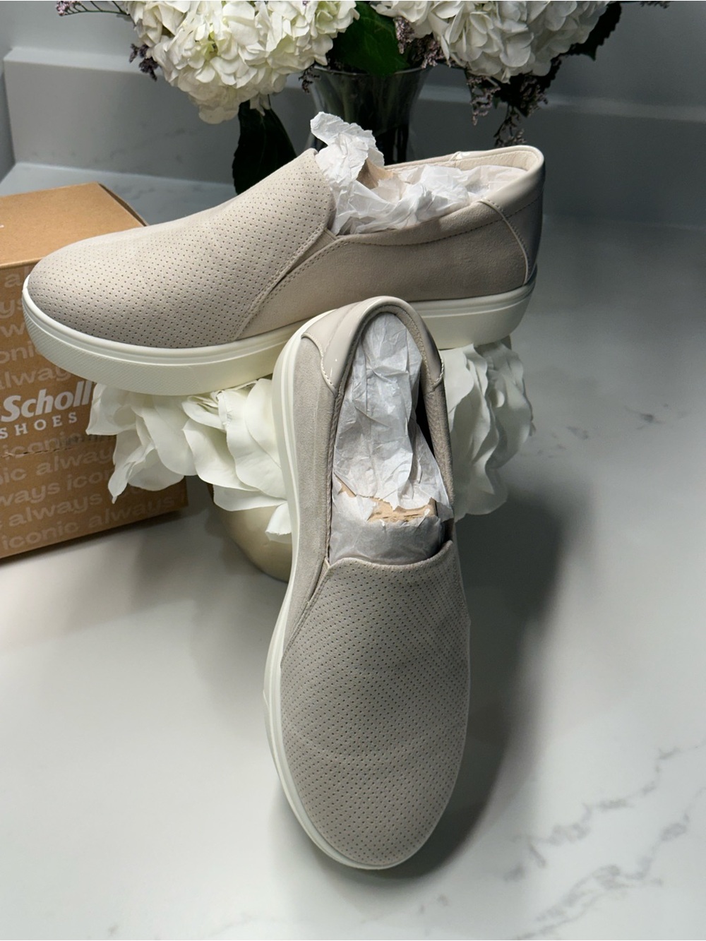 Dr. Scholl's Women’s Time Off Slip-On Comfort Sneakers in Oyster Gray Size 8W - Picture 3 of 10